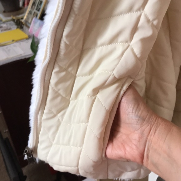 Coat - Picture 8 of 9